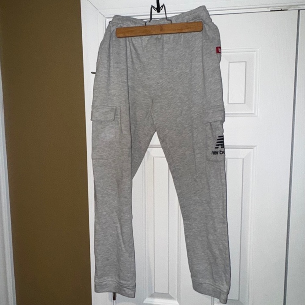 Grey NEW BALANCE Cargo Sweatpants Size XL (18-20)